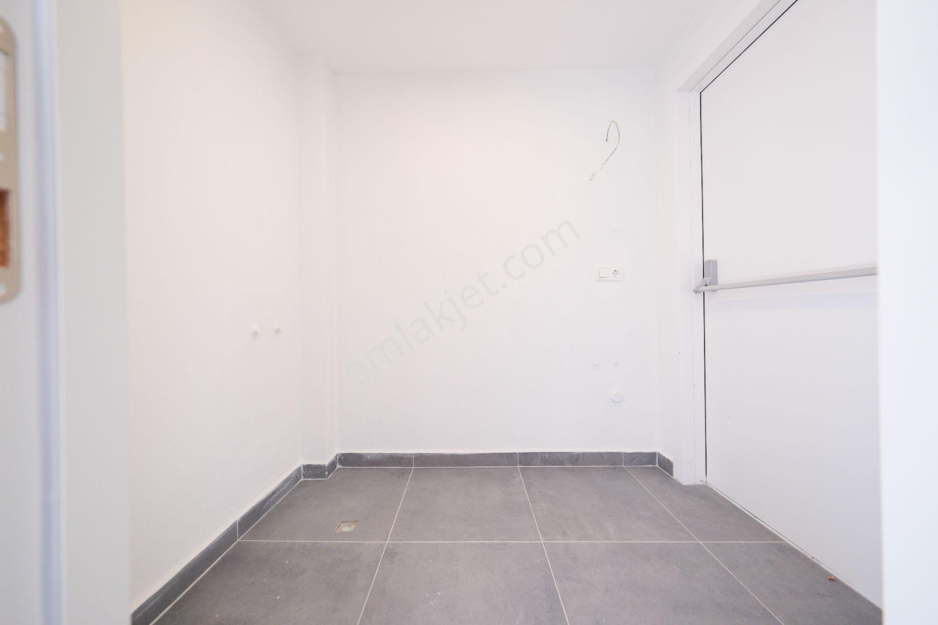 Merdivenköy Yeni İskanlı Binada Geniş 4+2 Satılık Dubleks Daire - Görsel 22
