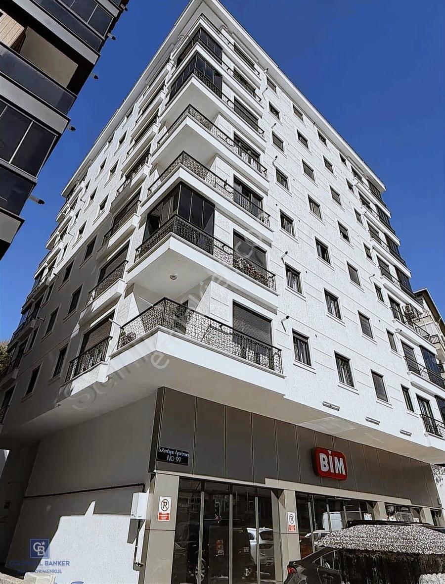 Üsküdar Setbaşı'nda Yeni Bina'da 2+1 Satılık Daire