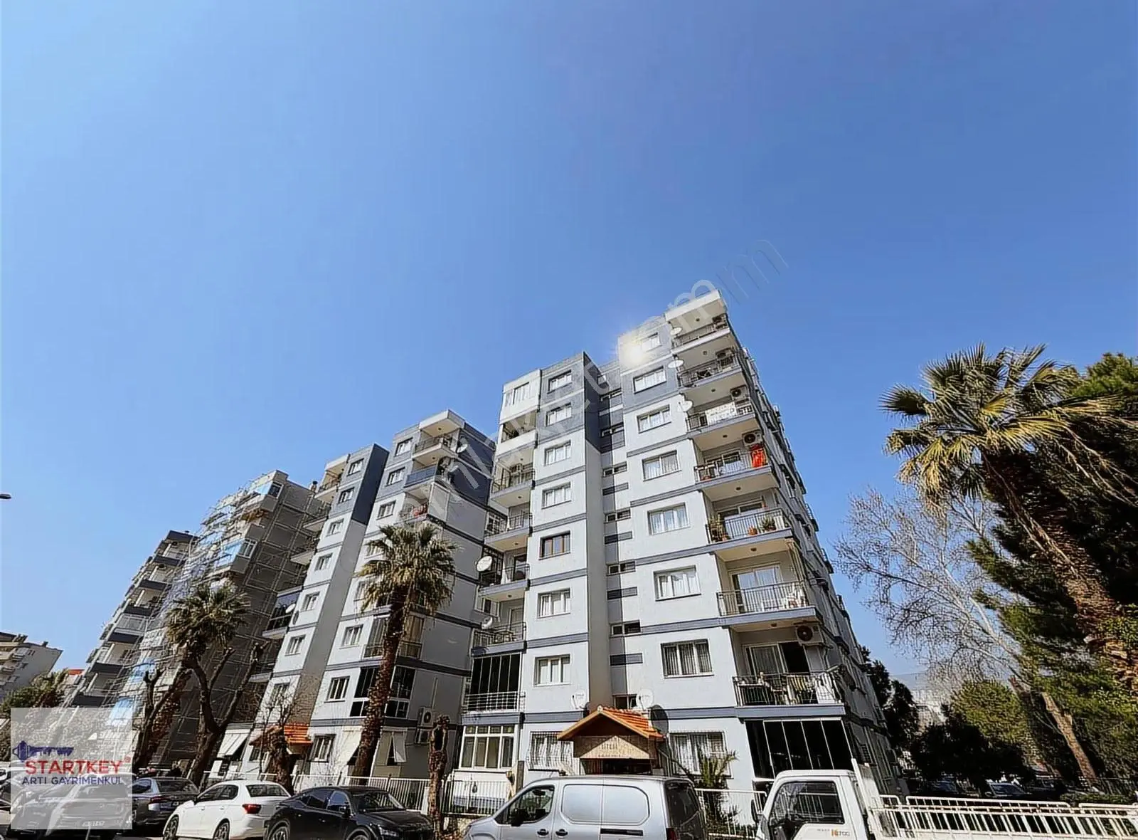 Bayraklı Manavkuyuda Merkezi Konumlu Satılık 3+1 Daire