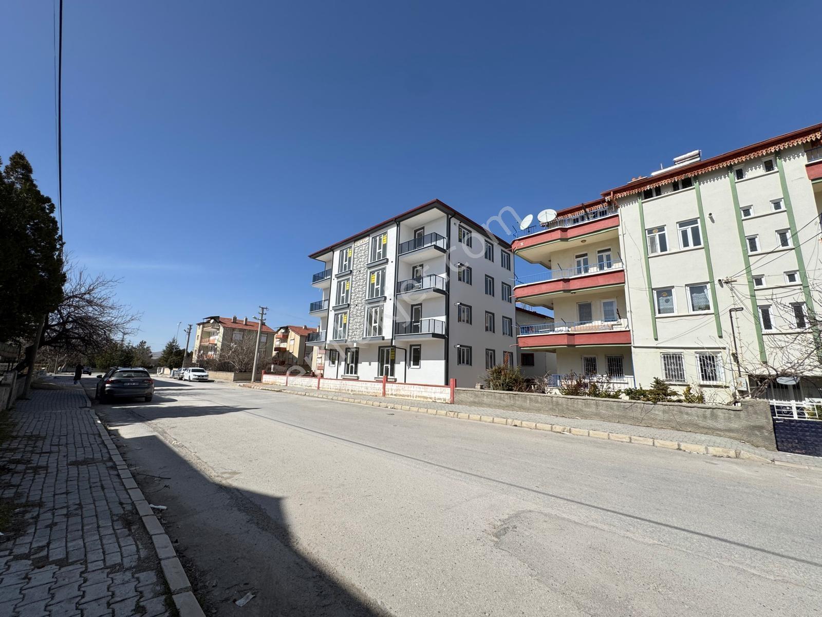 Yaman'dan Bolvadin Bademli Mah. 2 Adet 2+1 Sıfır Daireler - Görsel 14