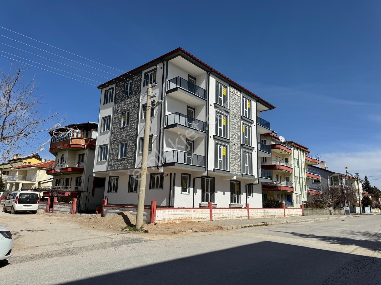 Yaman'dan Bolvadin Bademli Mah. 2 Adet 2+1 Sıfır Daireler - Görsel 15