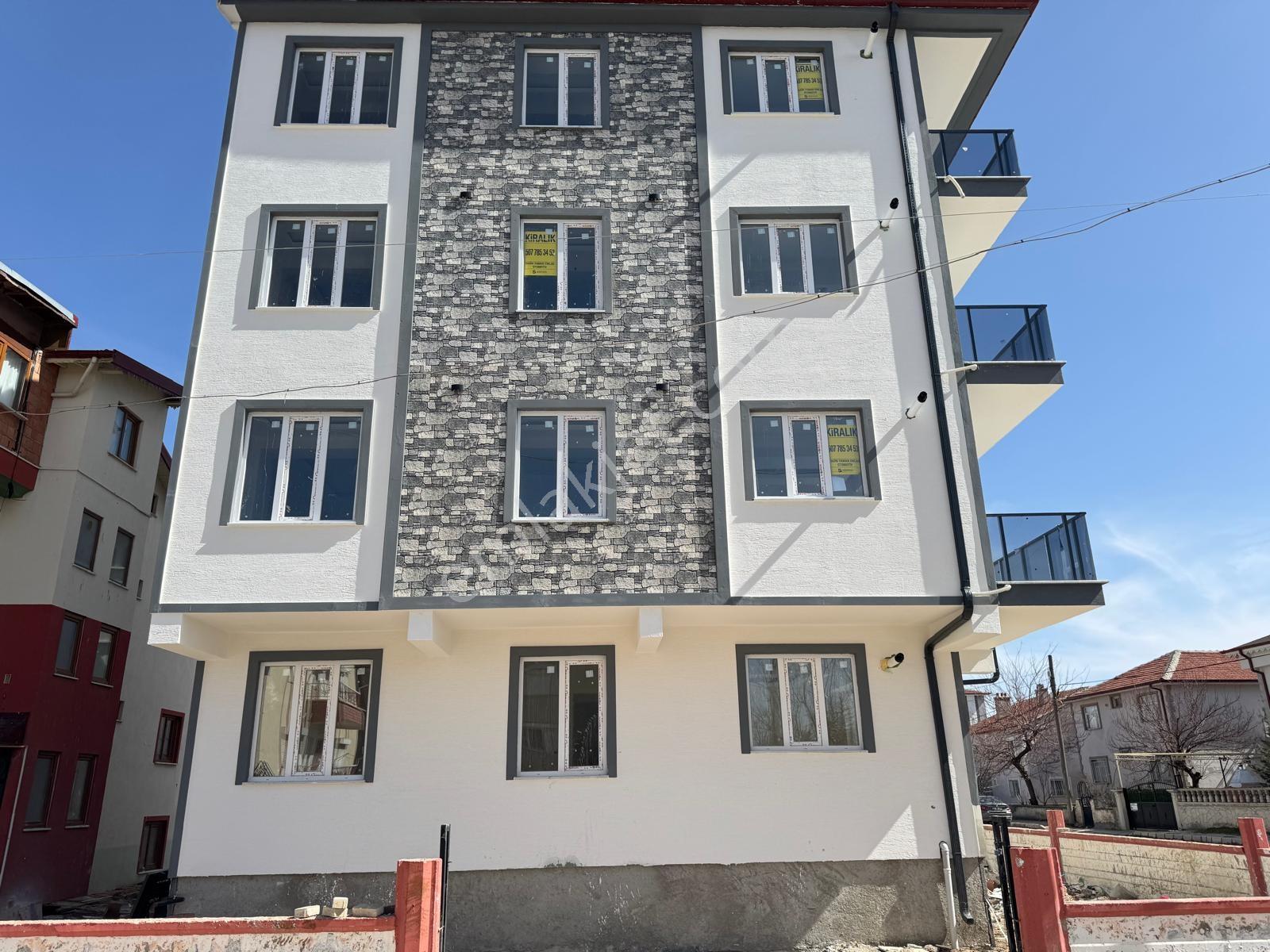Yaman'dan Bolvadin Bademli Mah. 2 Adet 2+1 Sıfır Daireler - Görsel 8