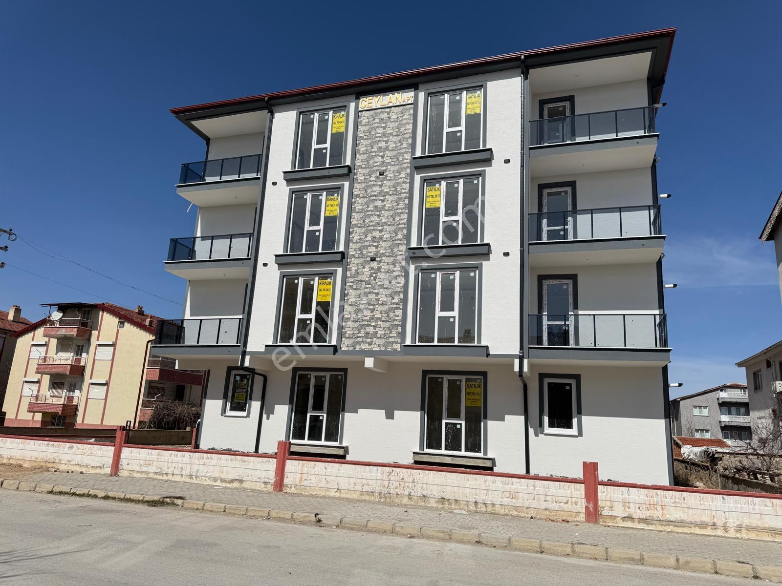 Yaman'dan Bolvadin Bademli Mah. 2 Adet 2+1 Sıfır Daireler - Görsel 2