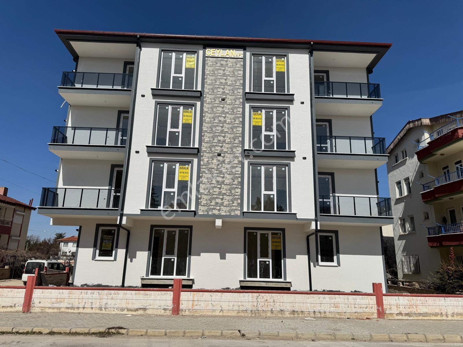 Yaman'dan Bolvadin Bademli Mah. 2 Adet 2+1 Sıfır Daireler - Görsel 16