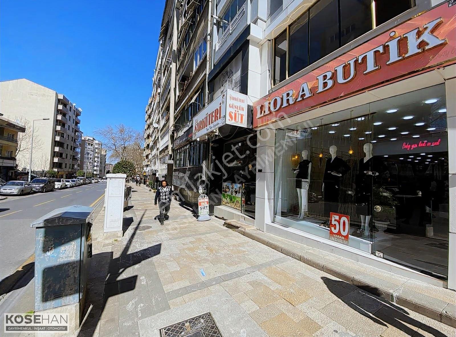 Çınar'a Yakın İşlek Caddede Devren Kiralık Butik Giyim Mağazası