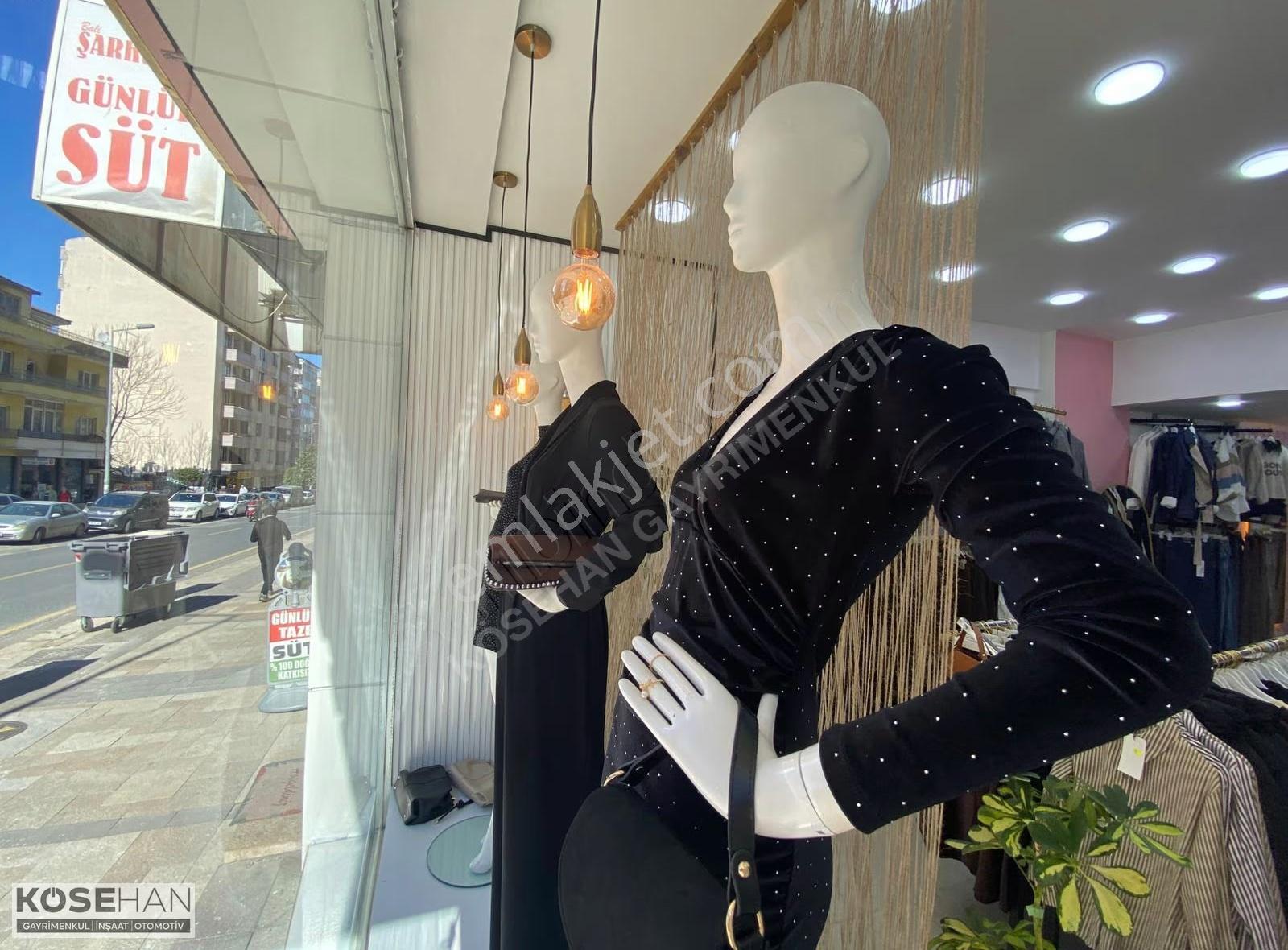 Çınar'a Yakın İşlek Caddede Devren Kiralık Butik Giyim Mağazası - Görsel 4
