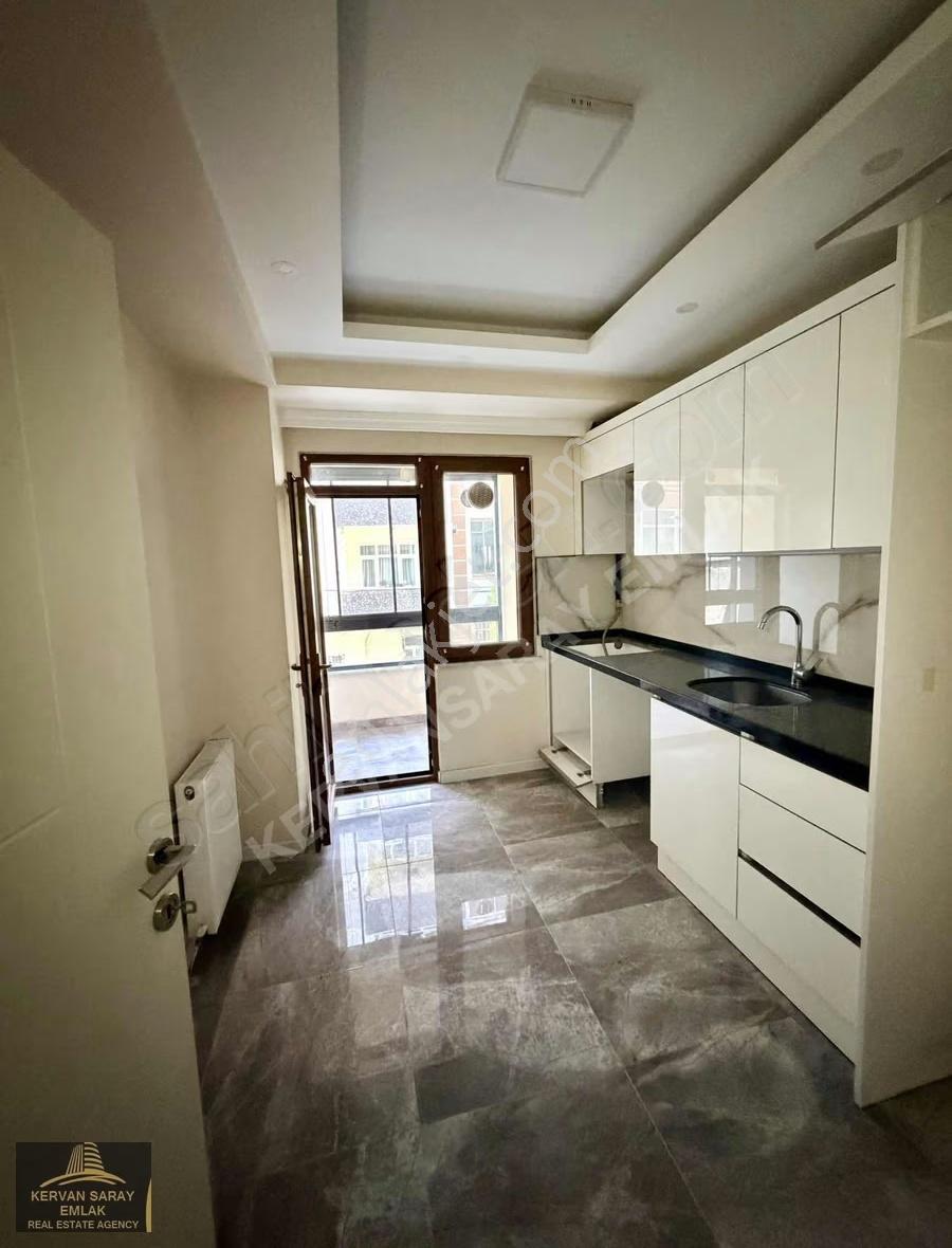 Bağcılar Barbaros Mahallesi Satılık Daire Öncephe 2+1 92m2 1kat - Görsel 6