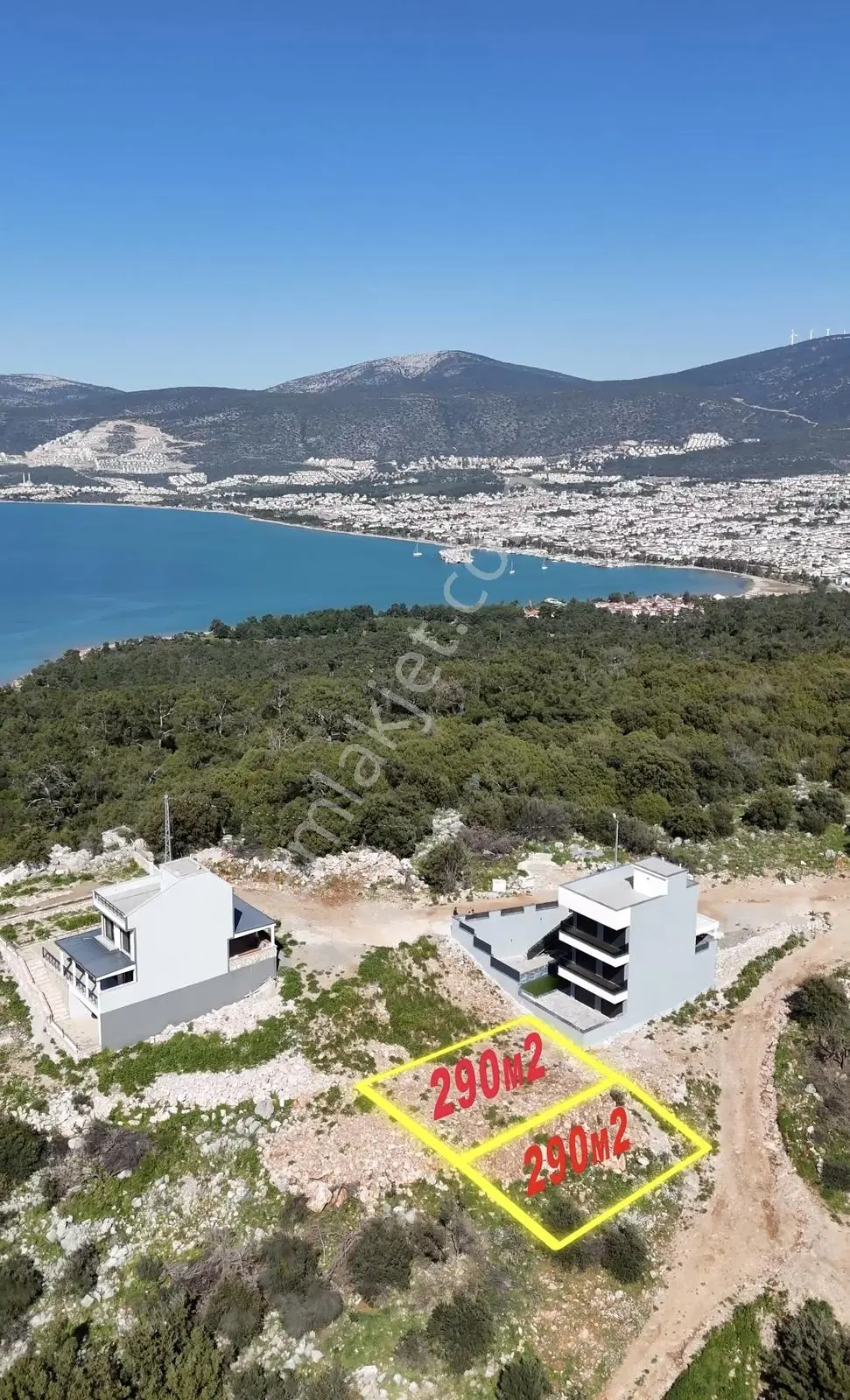 Akbükte Deniz Manzaralı 2 Adet Villa Arsası
