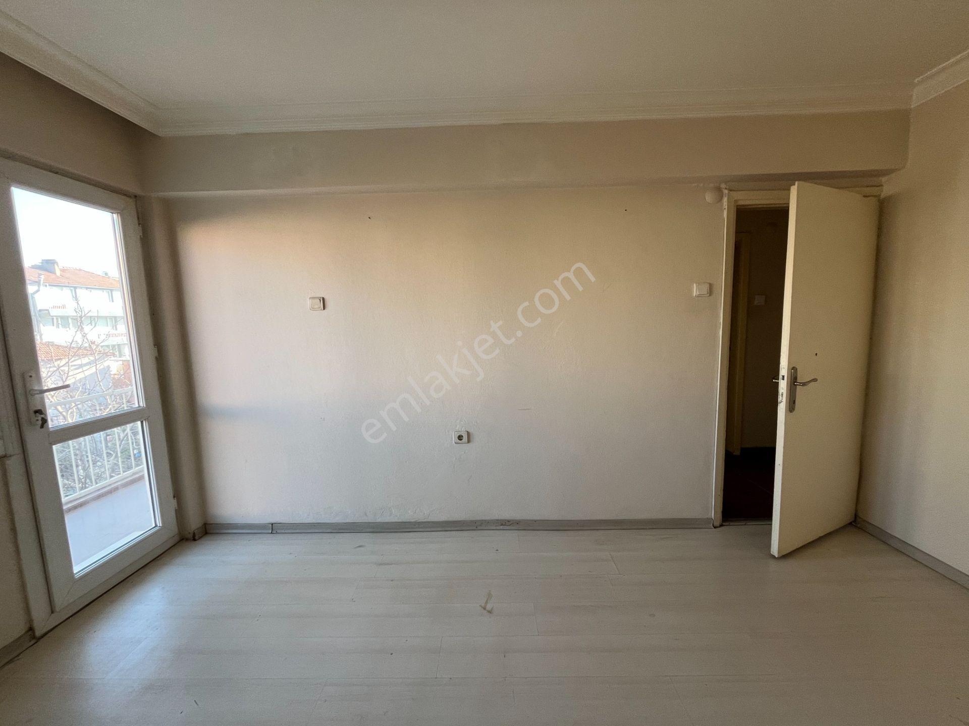 Şehrin Kalbinde Geniş Ve Aydınlık Daire Fırsatı - Görsel 23