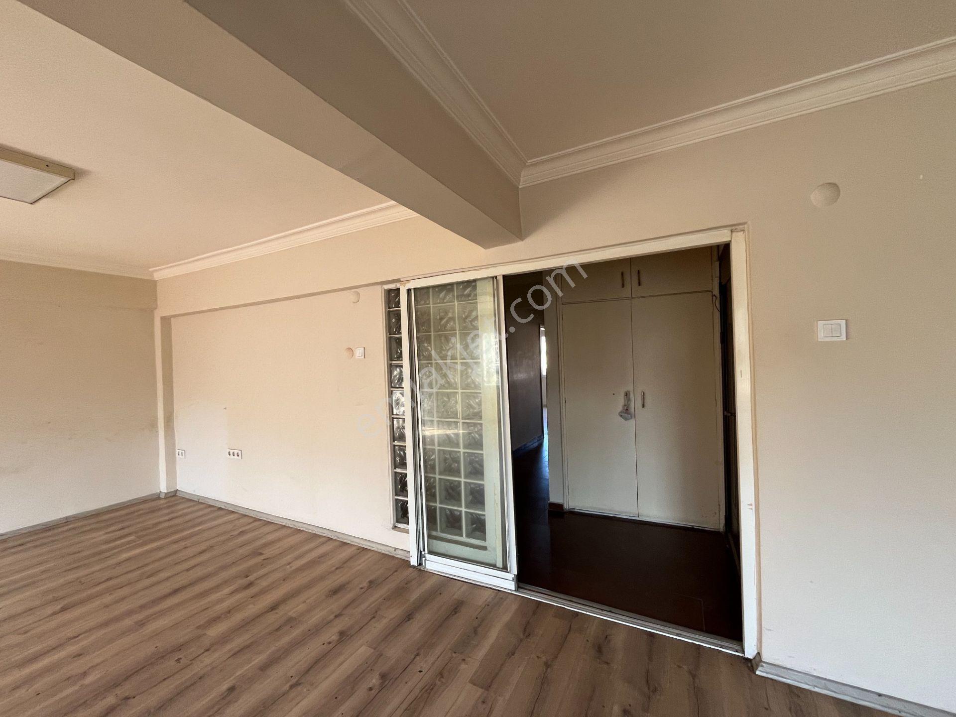 Şehrin Kalbinde Geniş Ve Aydınlık Daire Fırsatı - Görsel 24