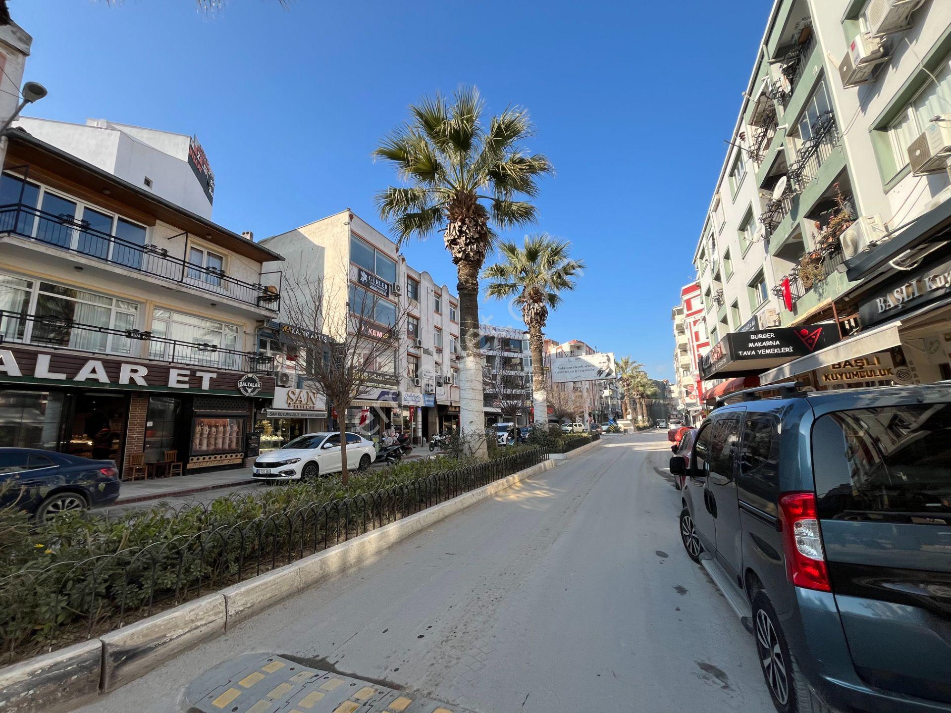 Şehrin Kalbinde Geniş Ve Aydınlık Daire Fırsatı - Görsel 29