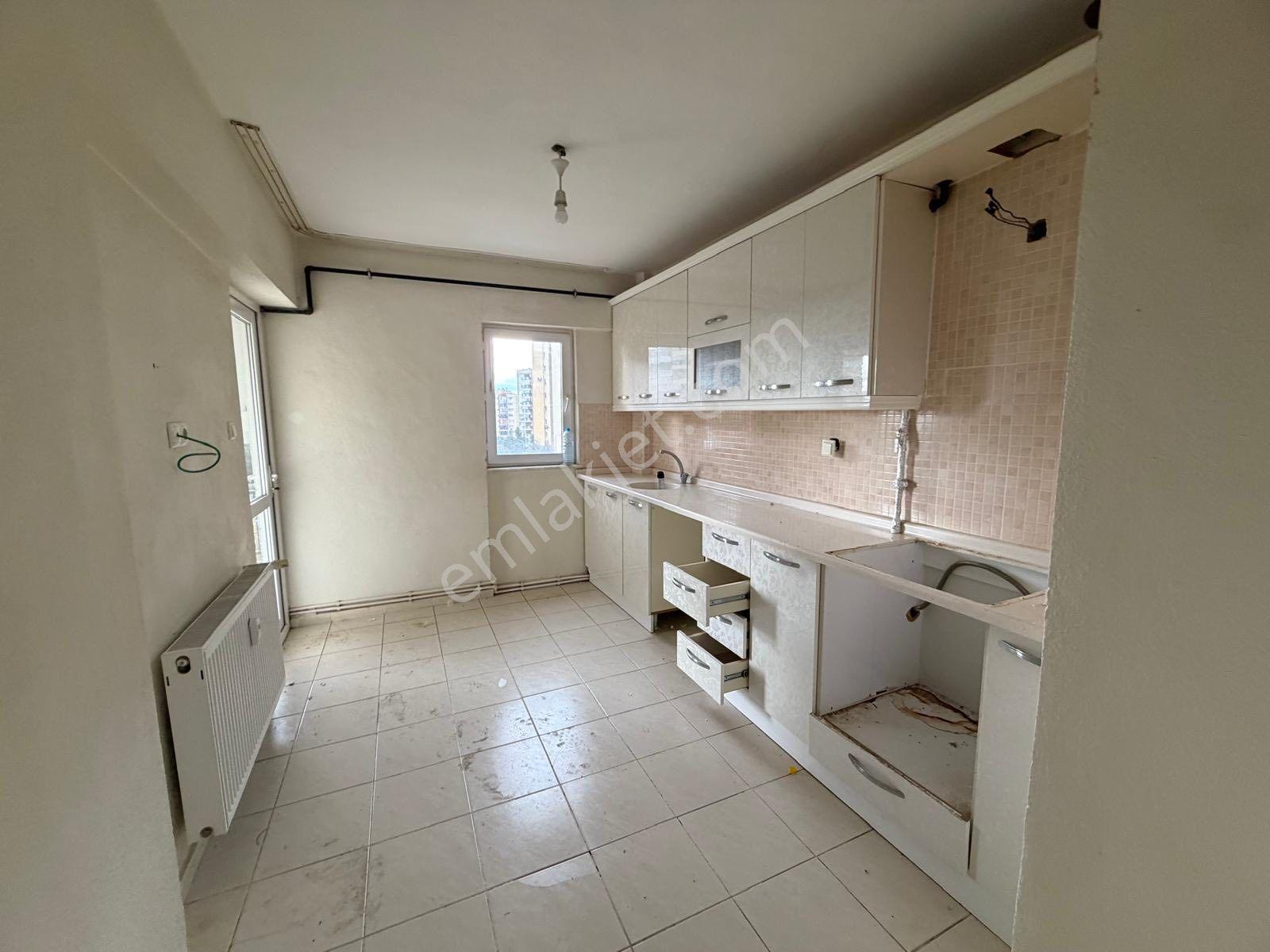 Aydın / Nazilli – Yıldıztepe Mahallesi Belediye Konutları Sitesinde Satılık 3+1 Daire - Görsel 14