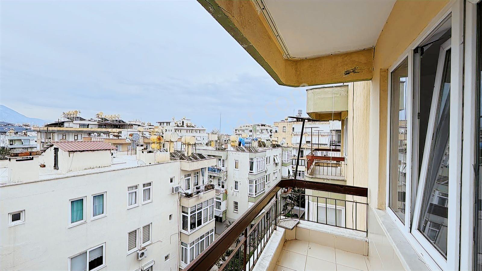 Alanya Merkezde Satılık Daire 2+1 120 Mt2 Şekerhane Mahallesi - Görsel 3