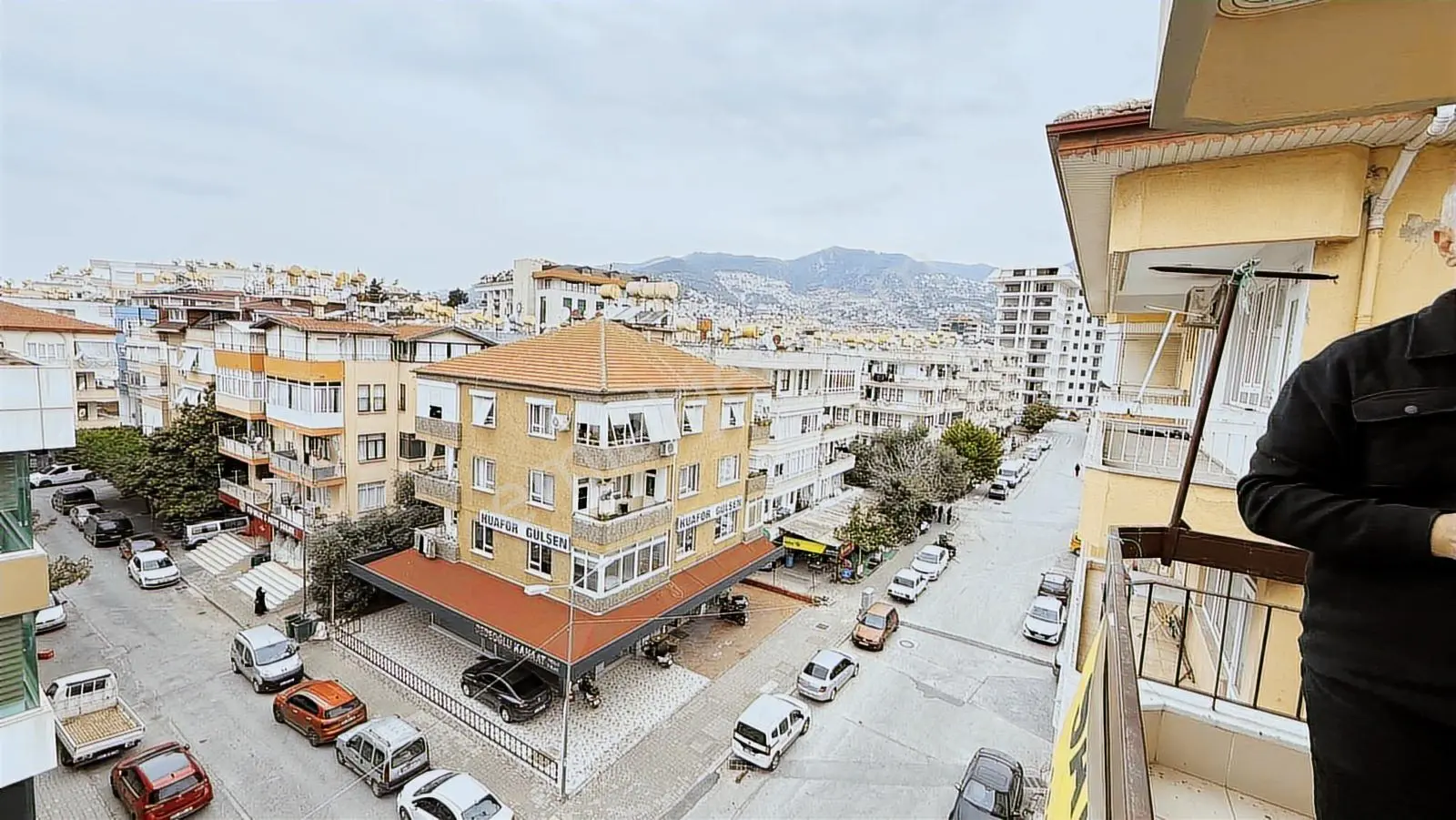 Alanya Merkezde Satılık Daire 2+1 120 Mt2 Şekerhane Mahallesi