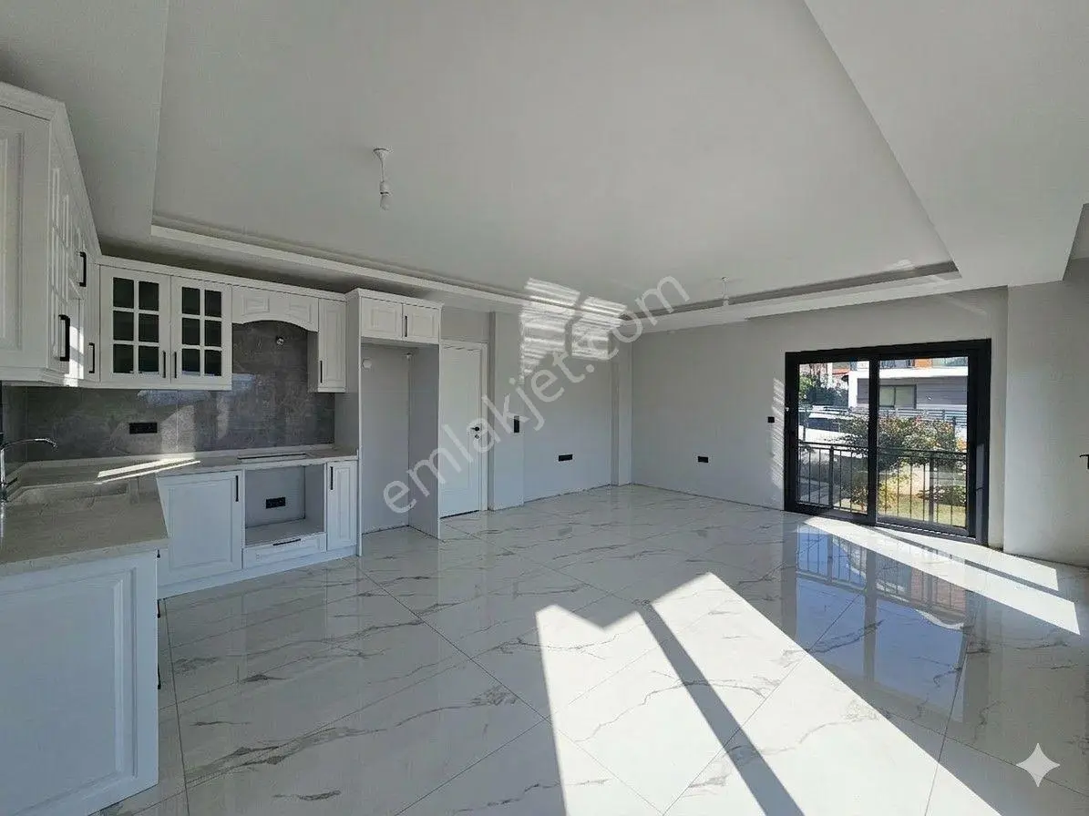 Goldhouse Dan Satılık Kapanmaz Manzaralı, Havuzlu Ve Geniş Bahçeli Lüks Villa - Görsel 4
