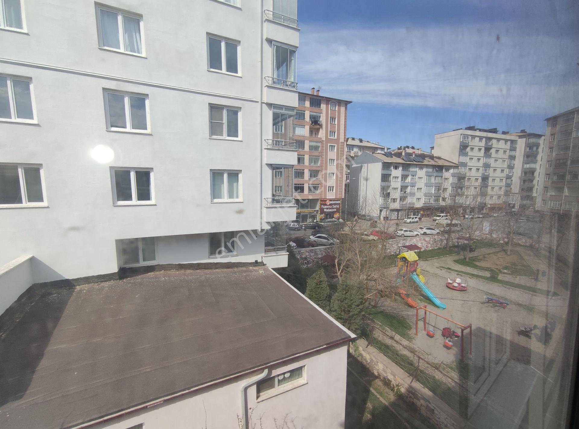 Özpınar,dan Full Eşyalı 3+1 3.kat Kombili 2 Balkon Güney Cephe - Görsel 24