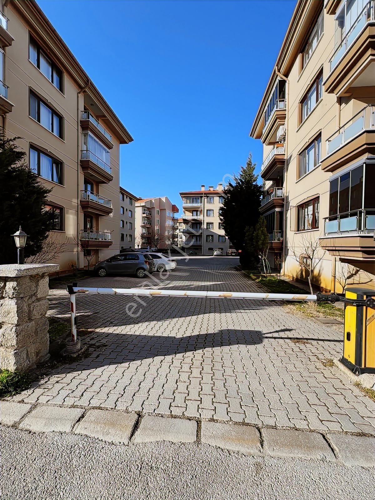 Afyon Özsu Emlak'tan Uydukent Te Site İçi Satılık 3+1 Daire - Görsel 16
