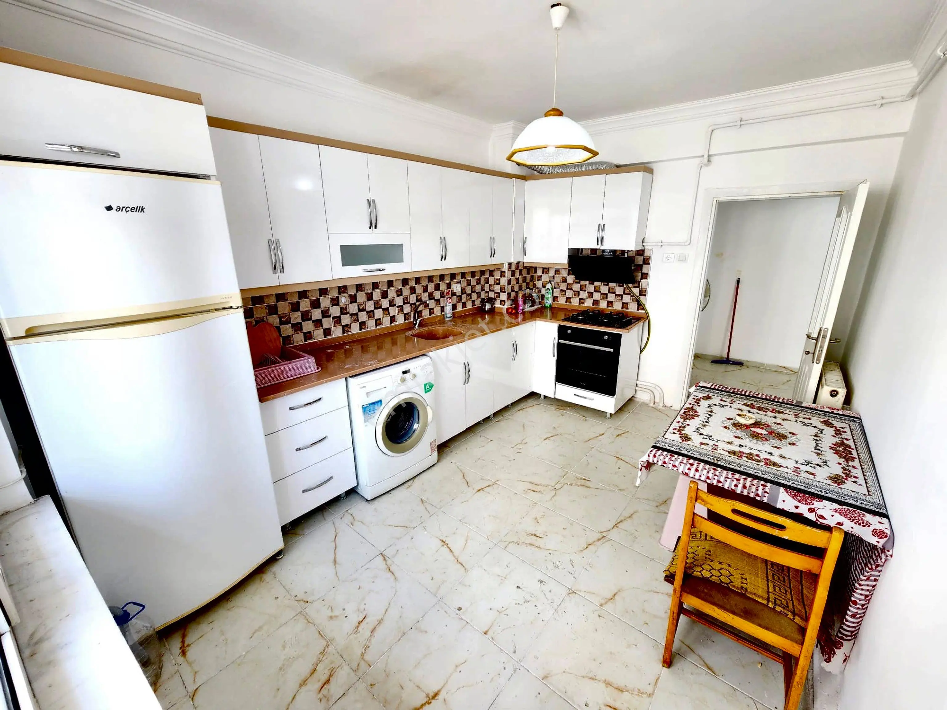 Furkan Emlaktan Gazi Caddesine Cephe 3+1 1.kat 130m2 Balkonlu Krediye Uygun Satılık Fırsat Daire