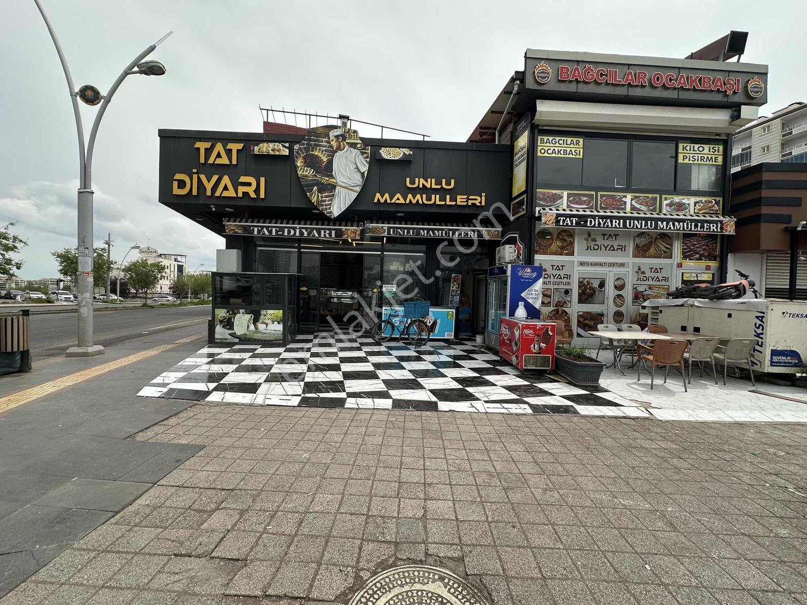 Orhan Doğan Caddesi İle Yeni Hal 2. Cadde Kesişiminde, Kavşakta - Görsel 24