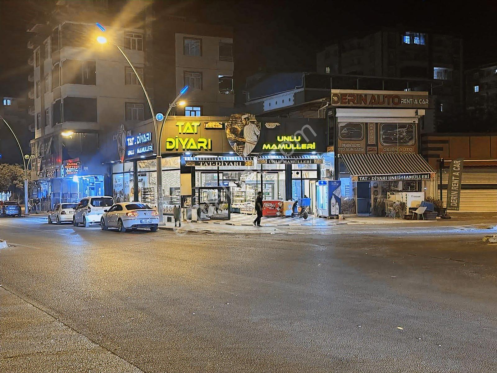 Orhan Doğan Caddesi İle Yeni Hal 2. Cadde Kesişiminde, Kavşakta