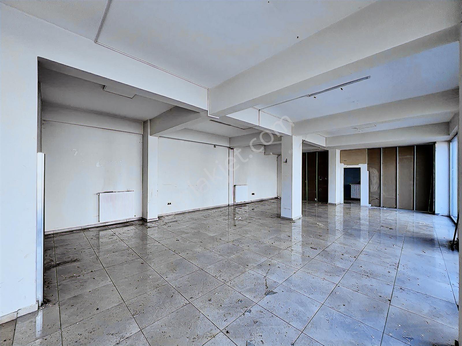 Tried - Hürriyet - Altınoluk'da 275 M2 Kiralık Dükkan - Görsel 2