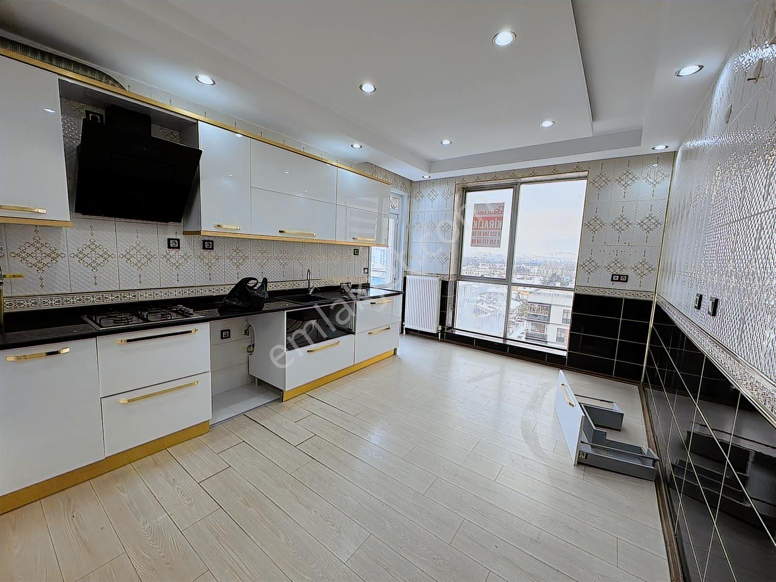 Hedef Emlaktan Kardeşlerde Kiralık Lüks 4+1 Daire - Görsel 22
