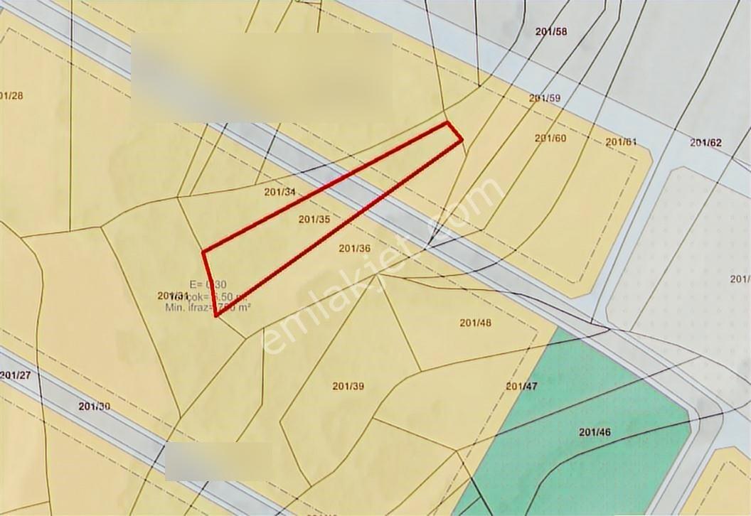 Emek Emlak'tan Körfez Sipahiler Köyünde Satılık 1320 M2 Arsa