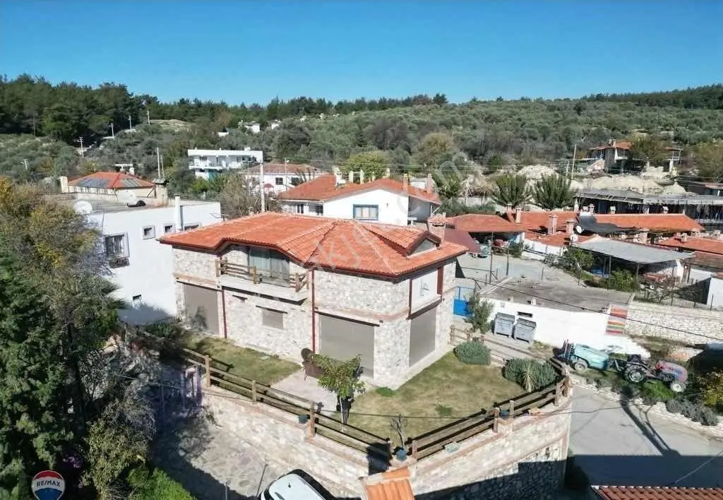 Kuşadası Caferli Köy Merkezinde 5+2 Taş Ev - Görsel 17
