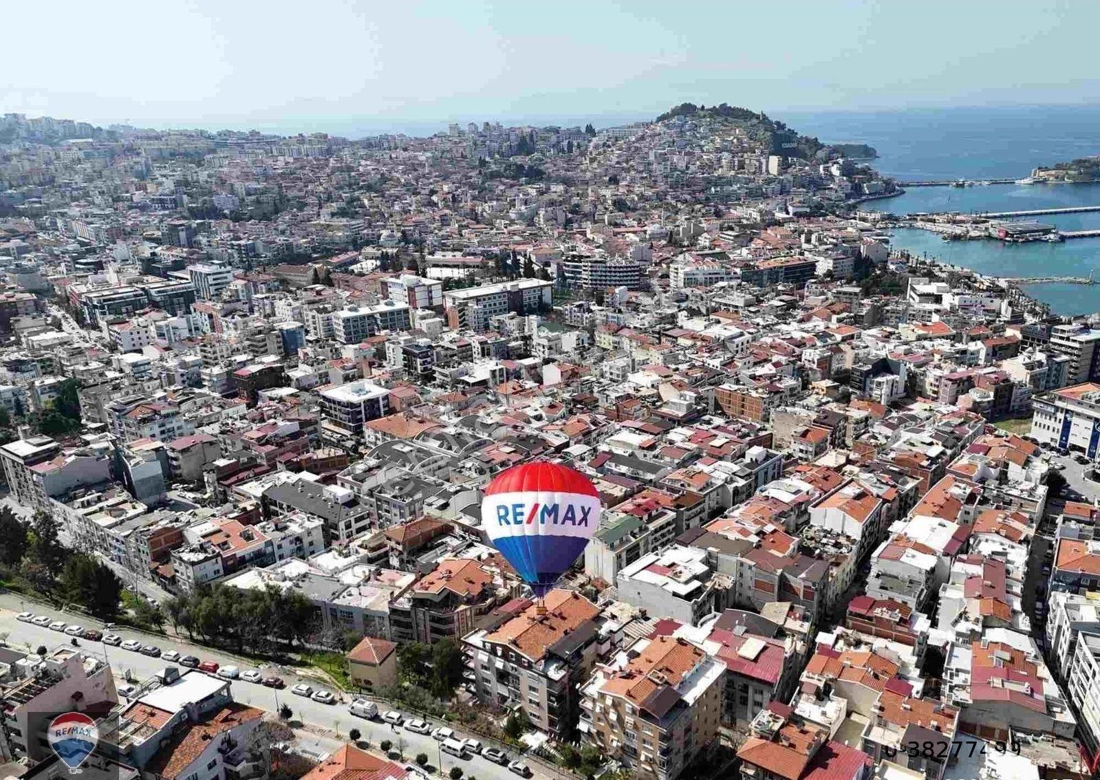 Kuşadası Şehir Merkezi Türkmen'de Sahile 450m. Mesafede Geniş 2+1 Daire - Görsel 16