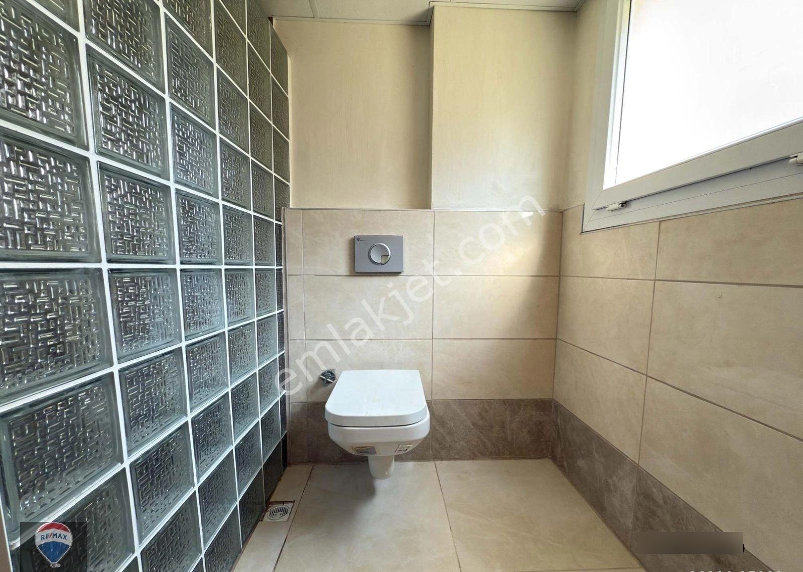 Kuşadası Şehır İçınde Bahçelı Yaşam – Modern-genış Ters Dubleks
