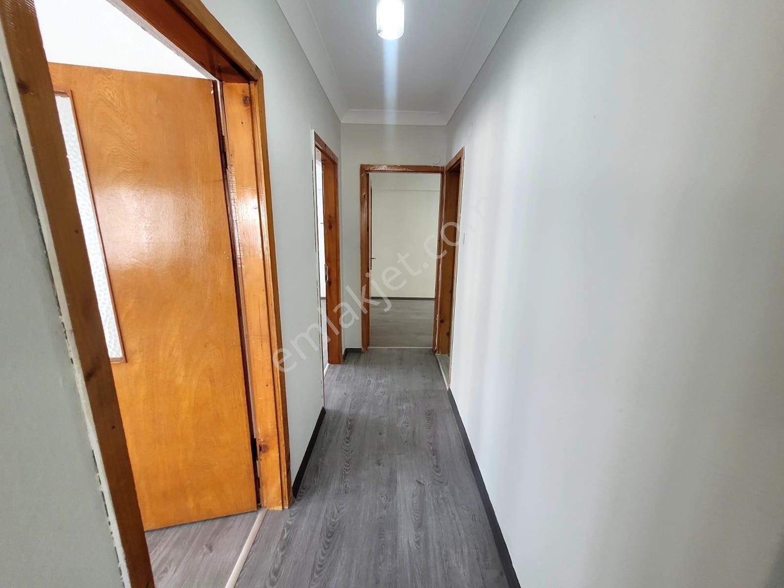 Edremit Cumhuriyet Mah. Eğilmez Cami Mevkii 3+1 Köşe Cephe Daire - Görsel 22