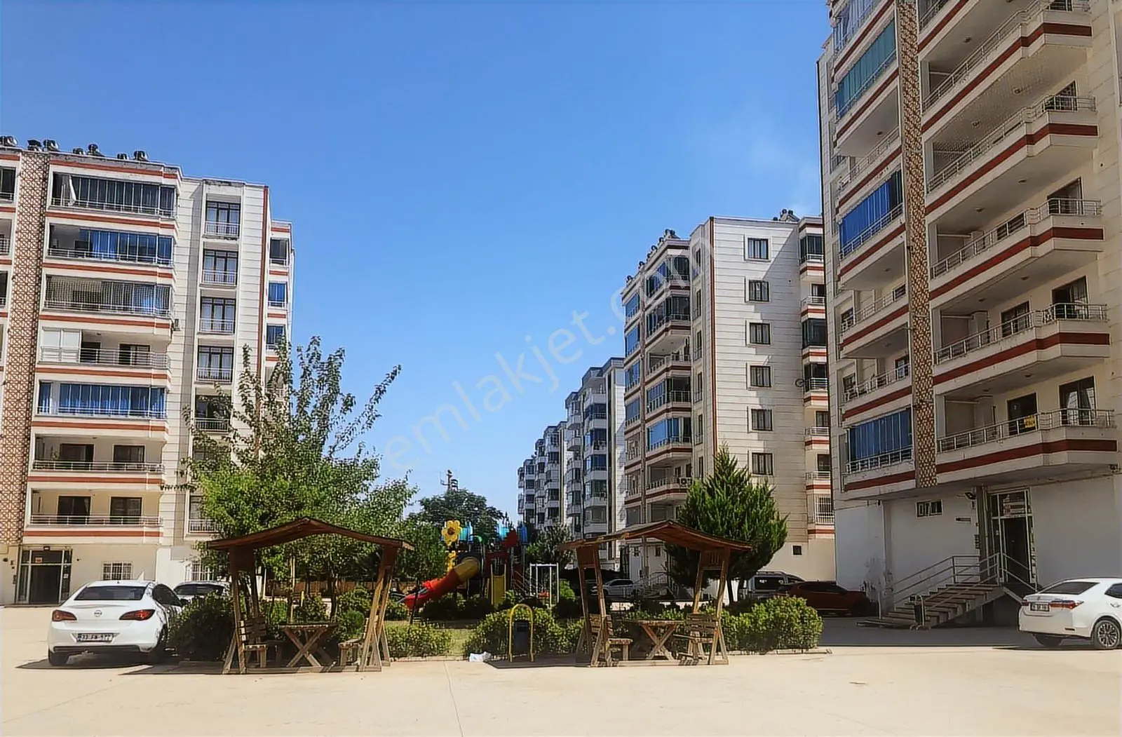 Sanayi Mahallesi Lüks Site De Satılık 3+1 Daire