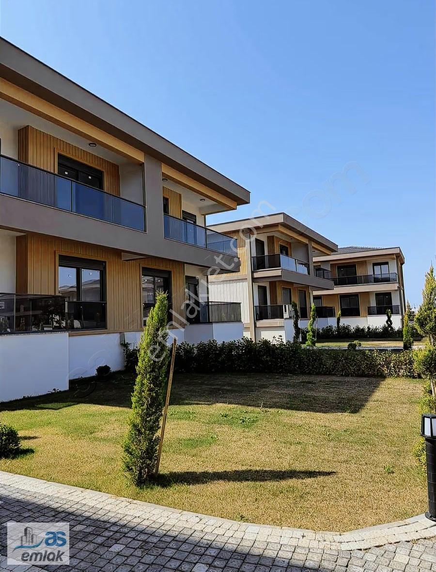 Kızılağaçta Denize 700 Metre Uzaklıkta Lüks 3+1 Vılla