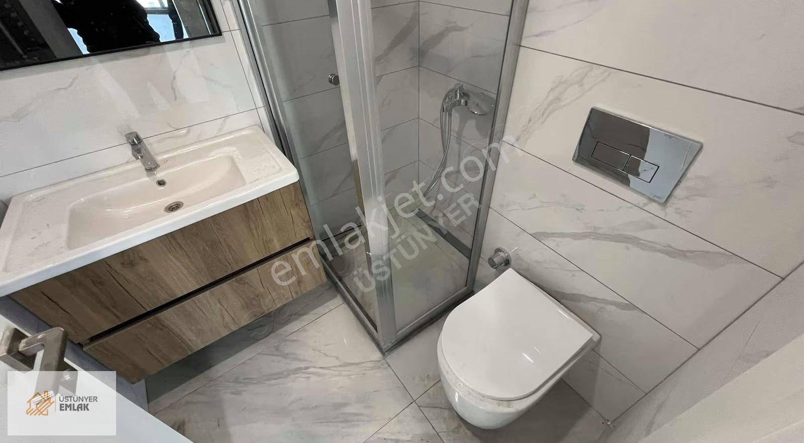 Mimaroba Lotus Meydan'da E-5 Cepheli Kiralık Ofis - Görsel 14