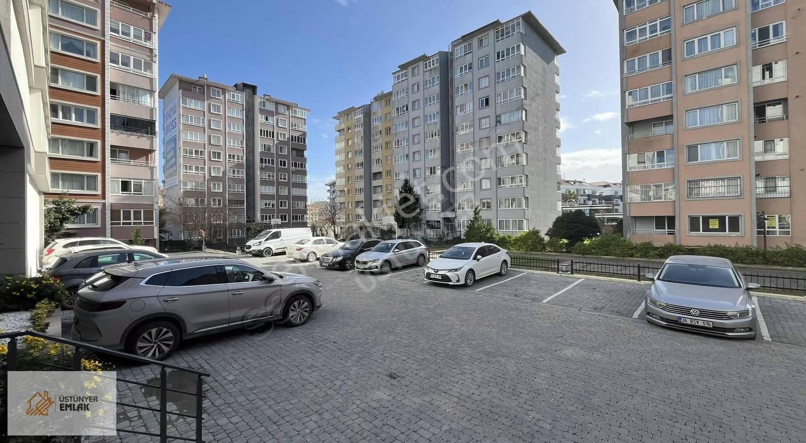 Mimaroba Lotus Meydan'da E-5 Cepheli Kiralık Ofis - Görsel 10