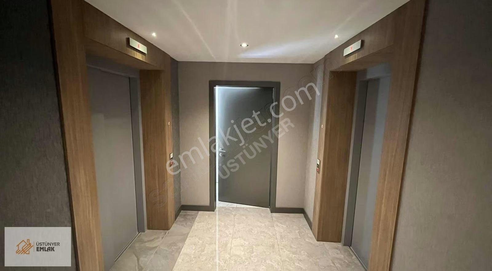 Mimaroba Lotus Meydan'da E-5 Cepheli Kiralık Ofis - Görsel 23