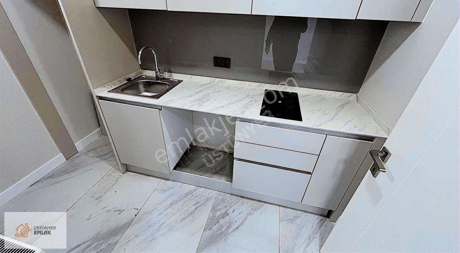Mimaroba Lotus Meydan'da E-5 Cepheli Kiralık Ofis - Görsel 17