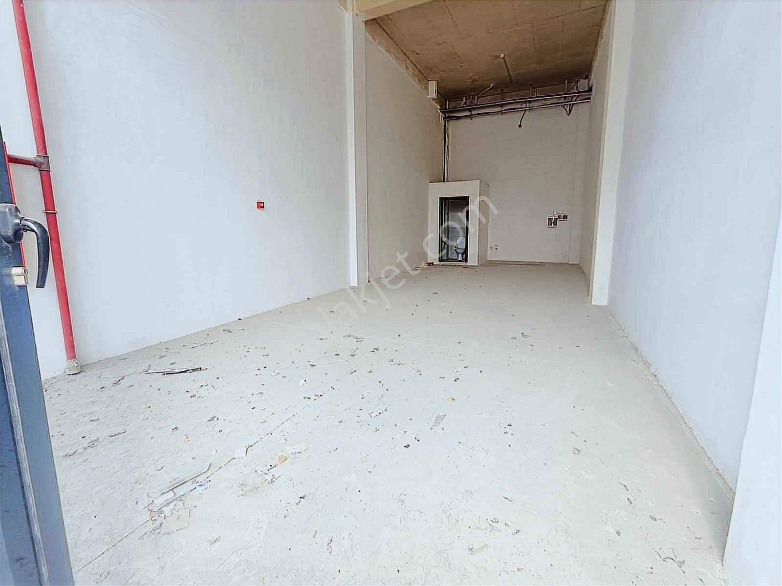 Baki Den Sincan Sanayinde Sehaş Arenada 70m2 Her İşe Uygun - Görsel 4