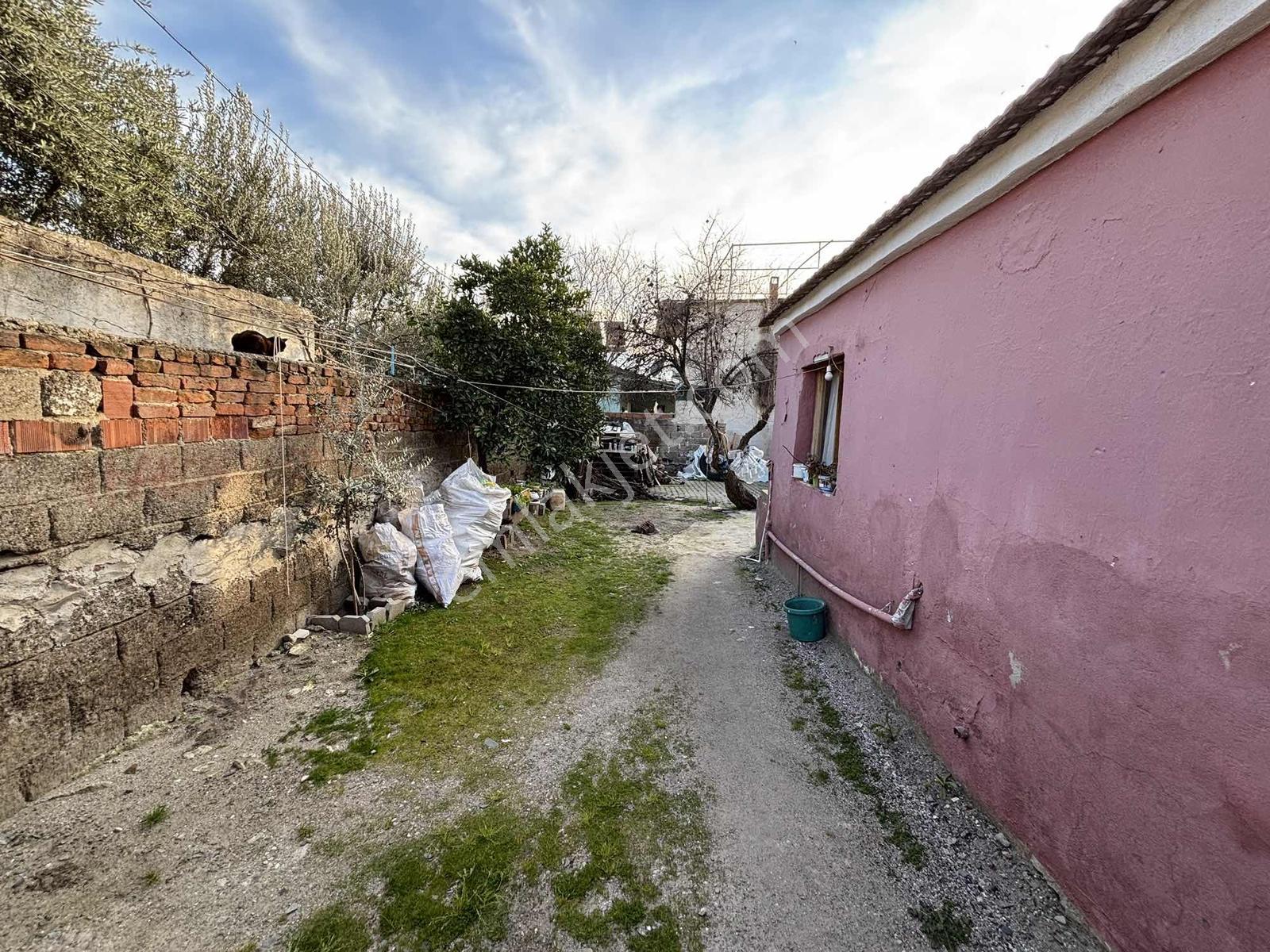 Salihli Satılık 248 M2 Müstakil Ev Ve Arsası - Görsel 12