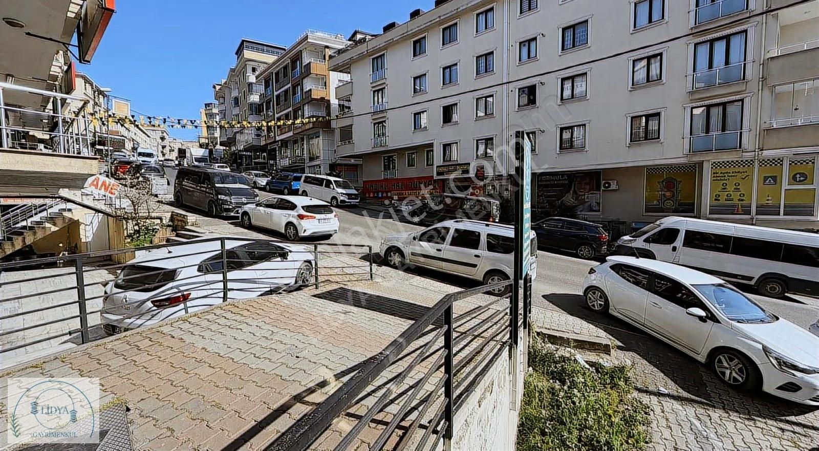 Maltepe Fındıklı'da Satılık 2 Dükkan (180m²)