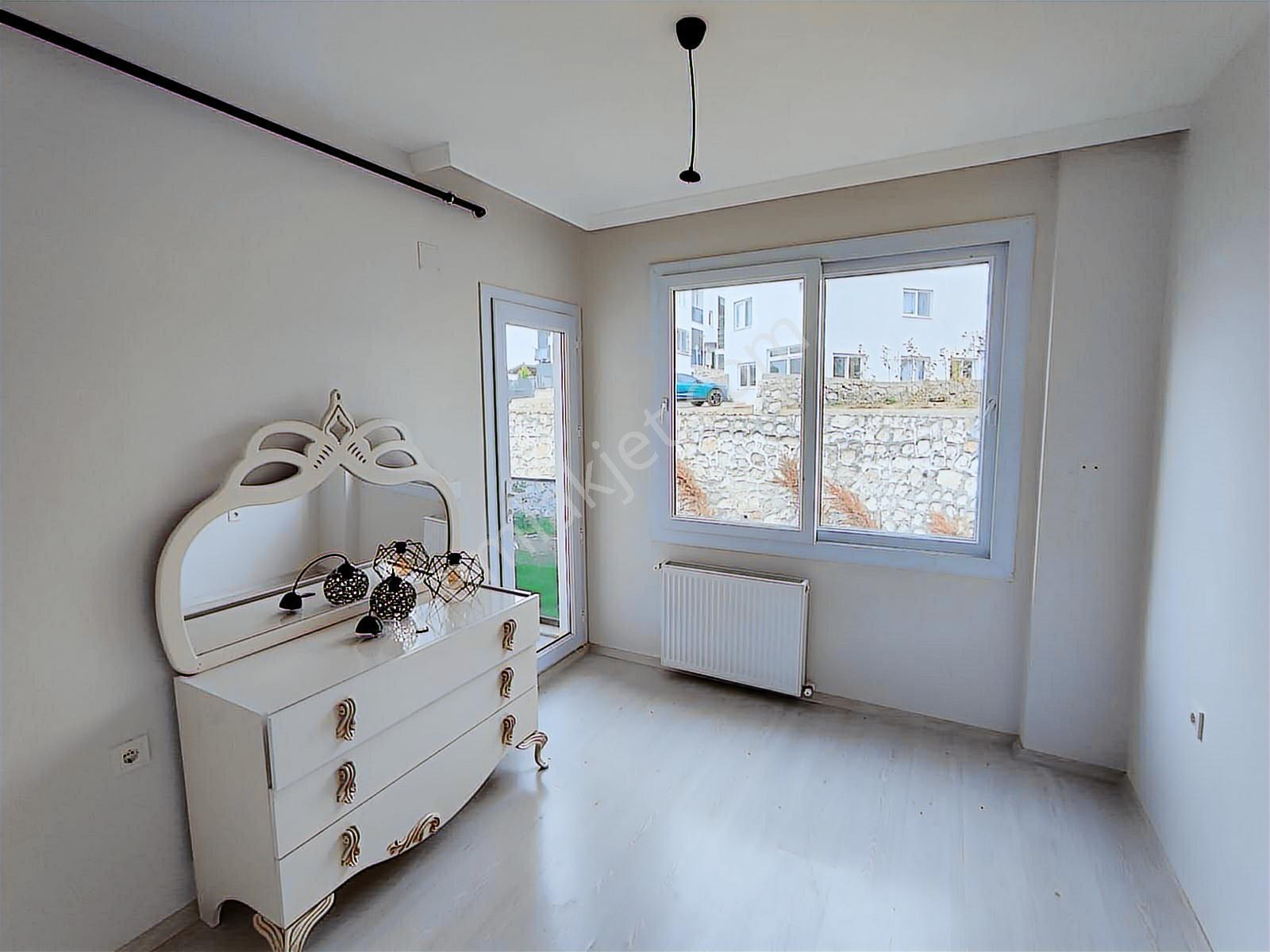 Kabasakal'da Site İçi Gvnlkli Havuzlu Az Katlı 2+1 Kombili Daire - Görsel 34
