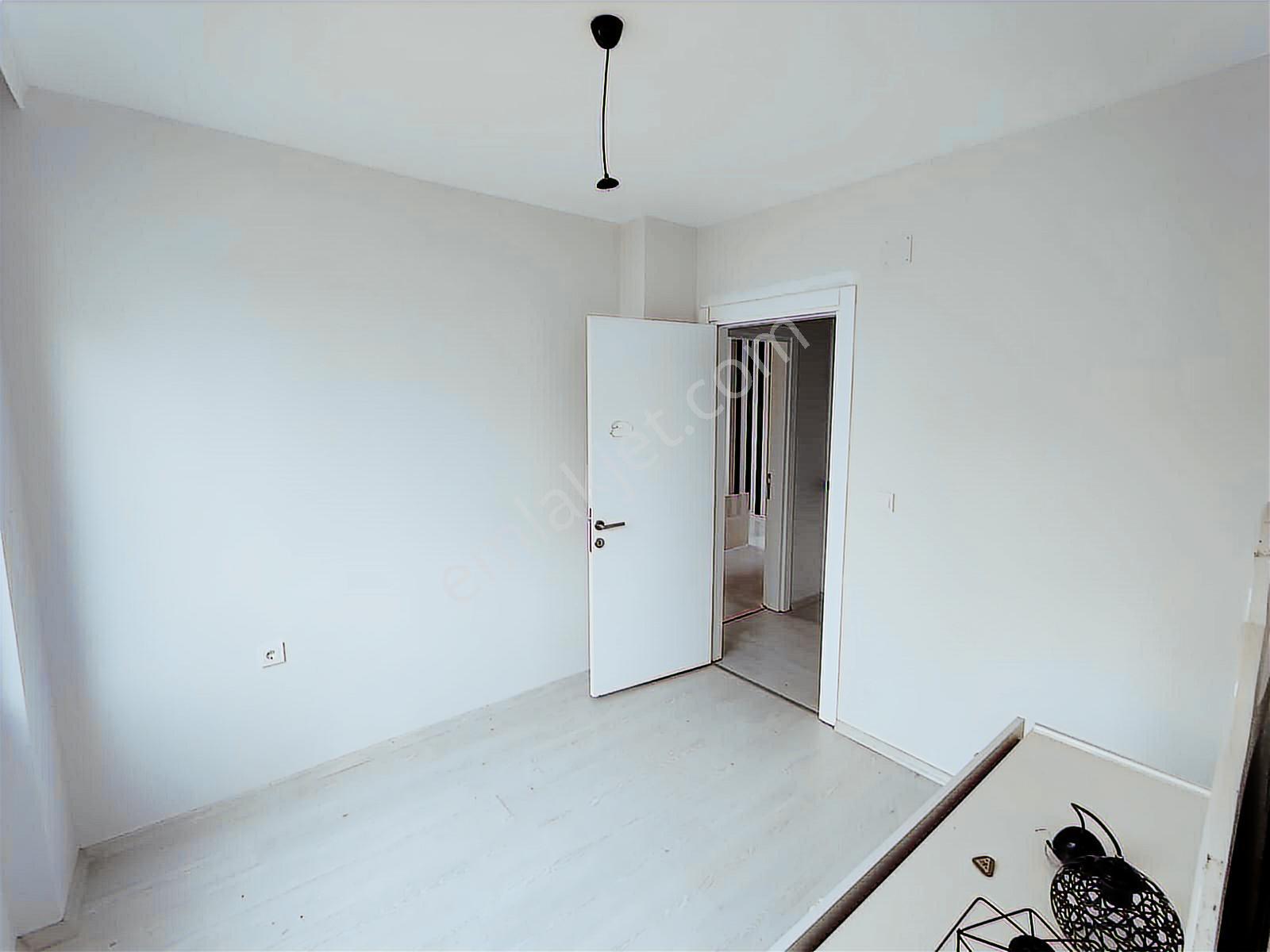 Kabasakal'da Site İçi Gvnlkli Havuzlu Az Katlı 2+1 Kombili Daire - Görsel 14