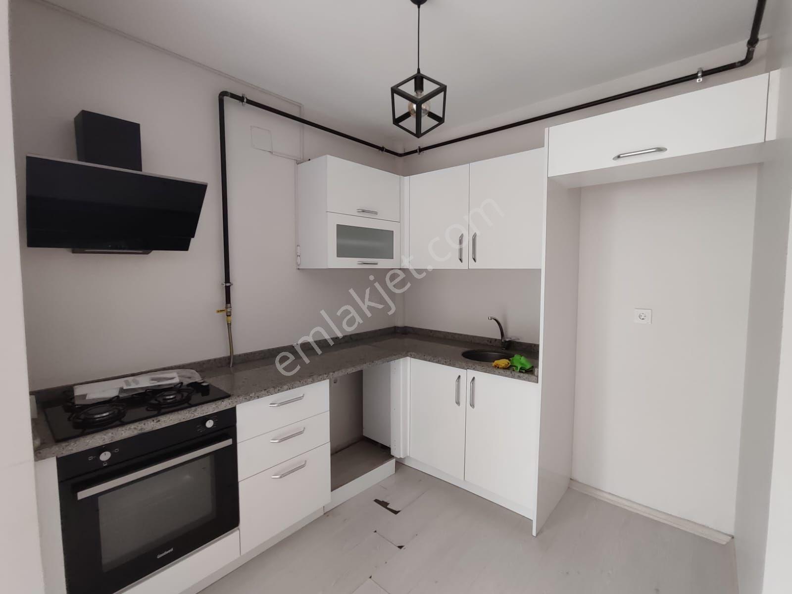 Kabasakal'da Site İçi Gvnlkli Havuzlu Az Katlı 2+1 Kombili Daire - Görsel 27