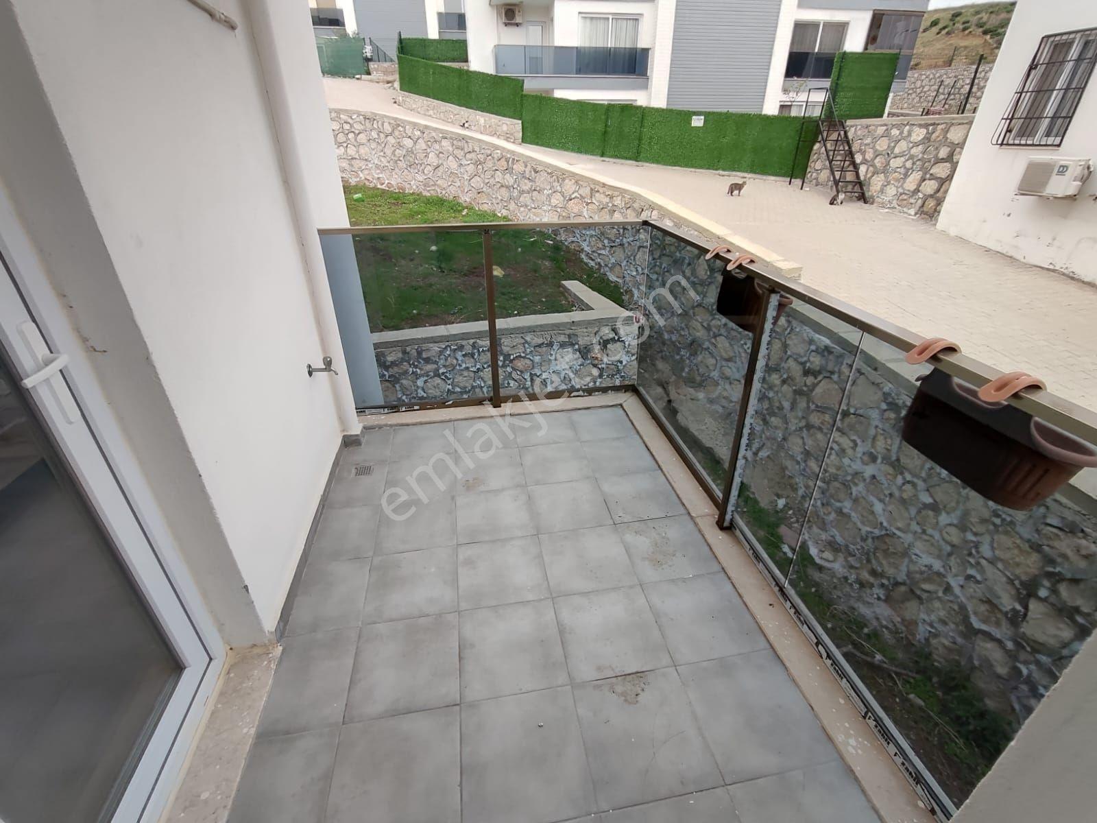 Kabasakal'da Site İçi Gvnlkli Havuzlu Az Katlı 2+1 Kombili Daire - Görsel 3