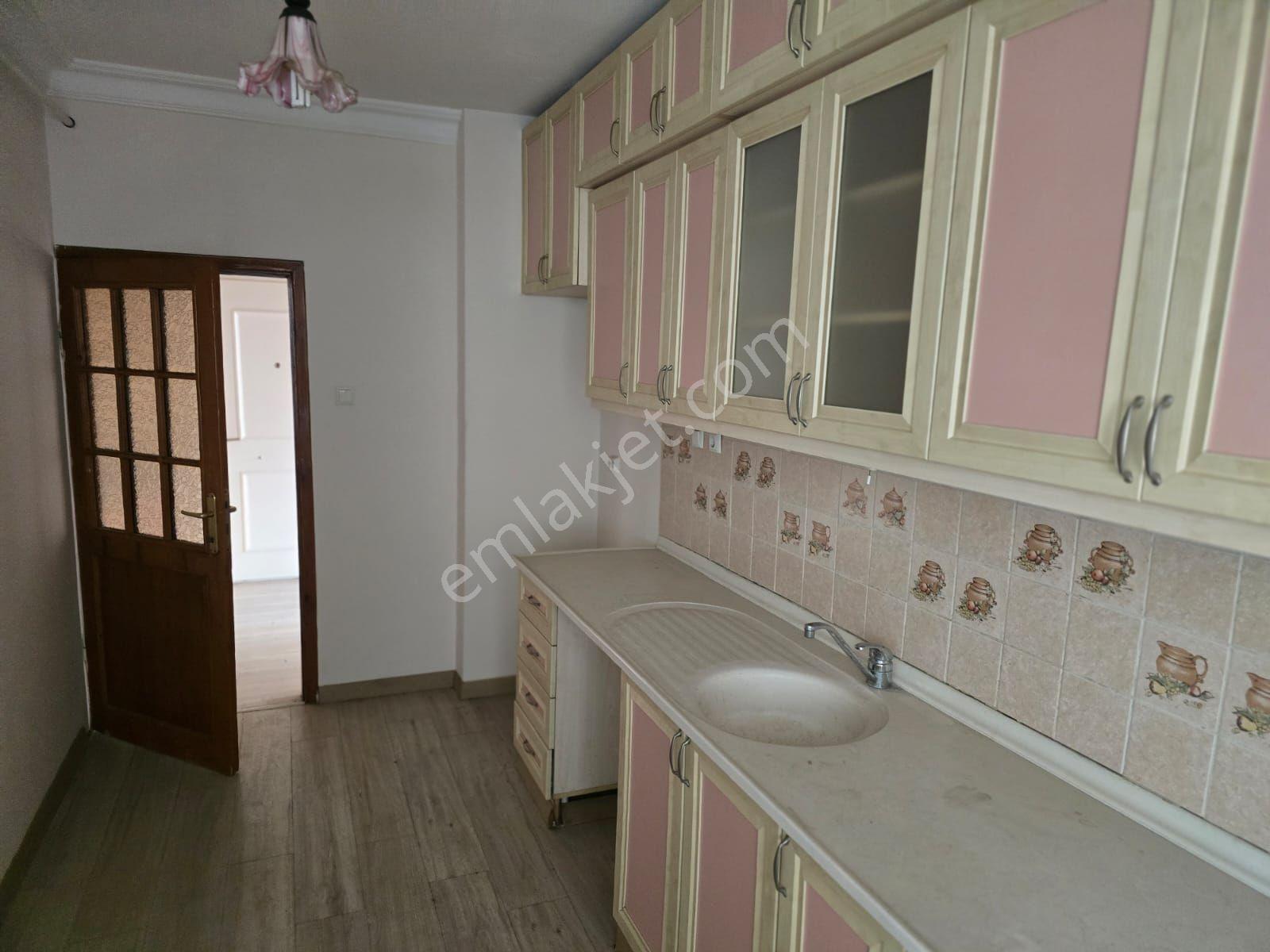 Yeski Emlâk İnşaattan Satılık Caddeye Cephe 3+1 Daire Kılıçdede - Görsel 10