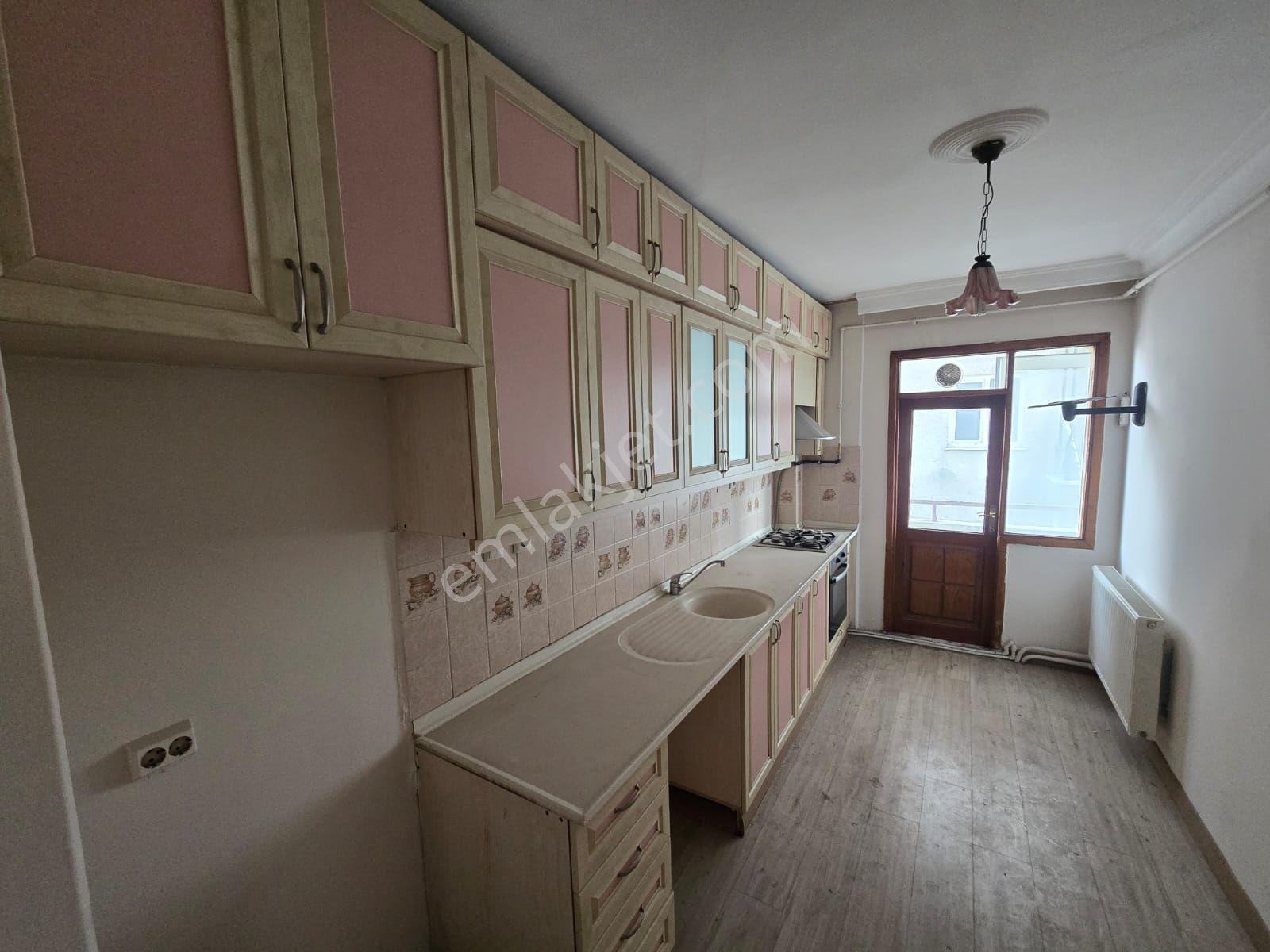 Yeski Emlâk İnşaattan Satılık Caddeye Cephe 3+1 Daire Kılıçdede - Görsel 12