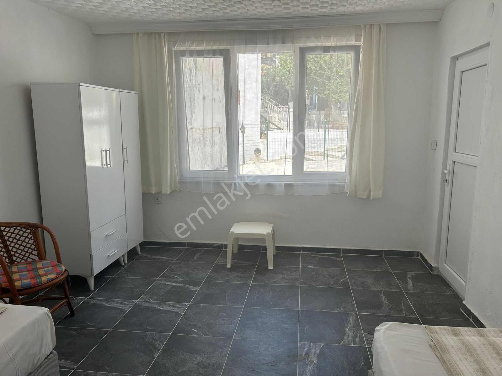 Marmara Adasında Denize 100m 2 Katlı Kagir Bahçeli Ev - Görsel 34