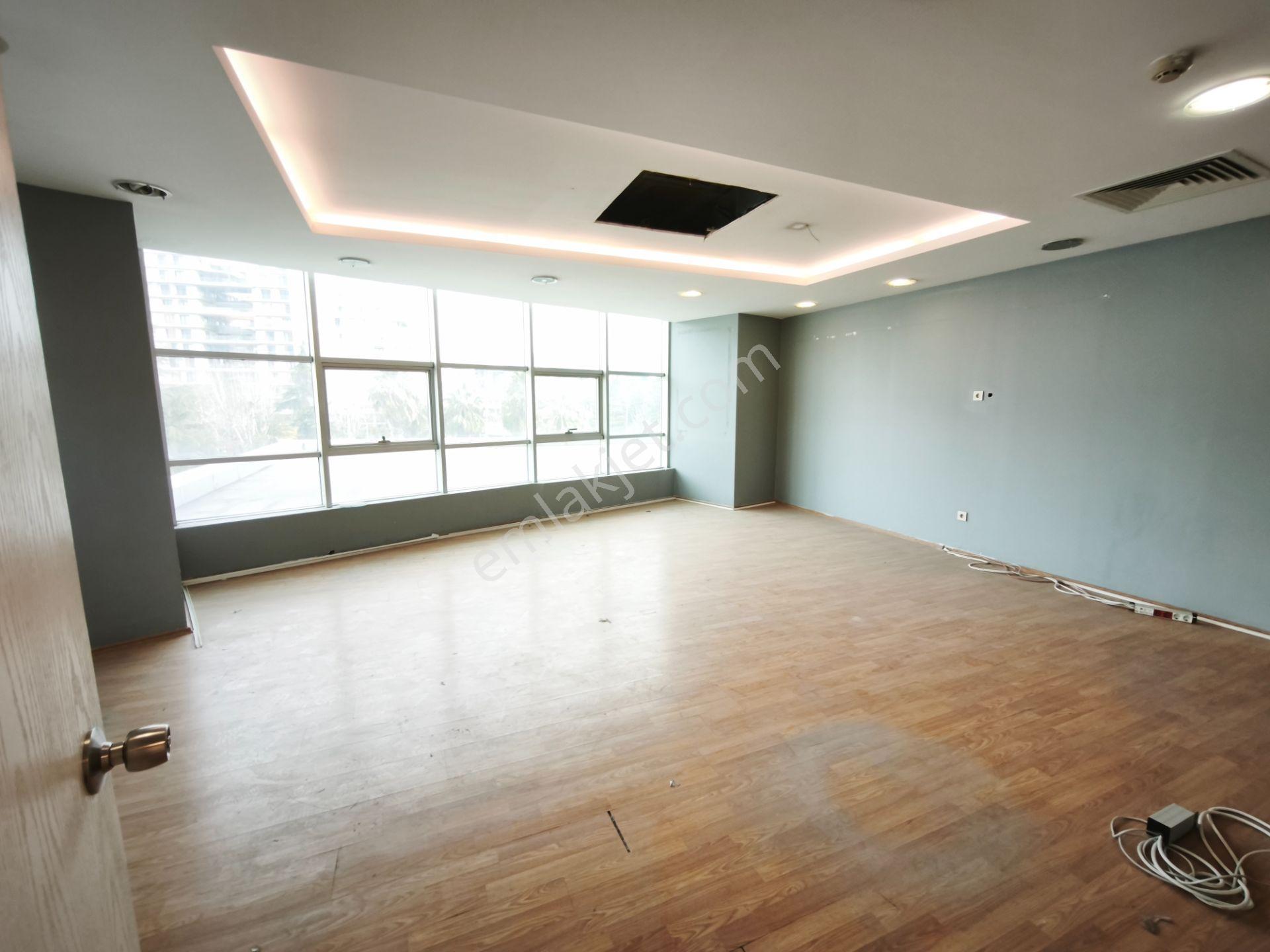 Basın Ekspres Üzerinde Prestijli Plaza'da 1000 M2 Kiralık Ofis - Görsel 27
