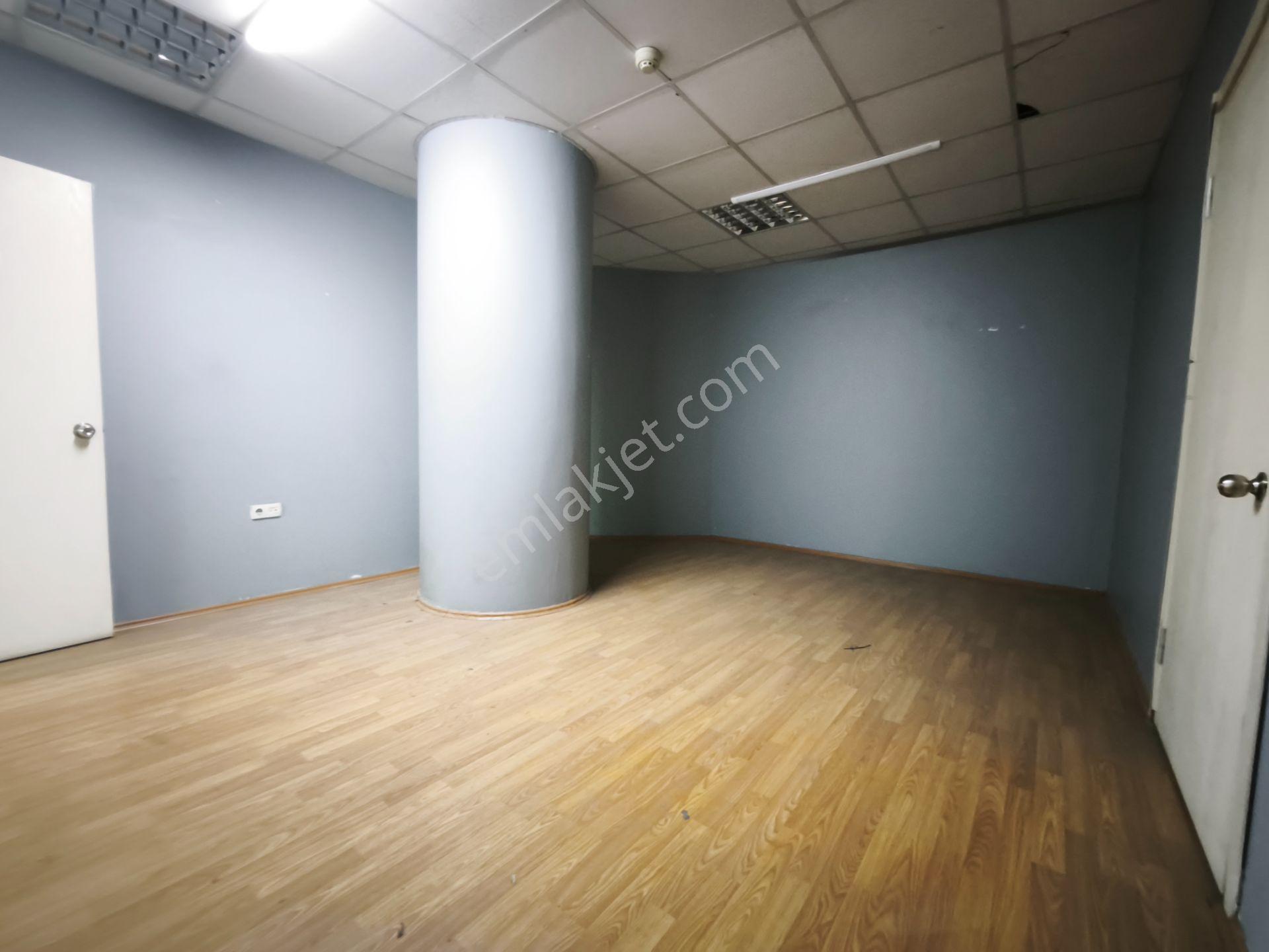 Basın Ekspres Üzerinde Prestijli Plaza'da 1000 M2 Kiralık Ofis - Görsel 18