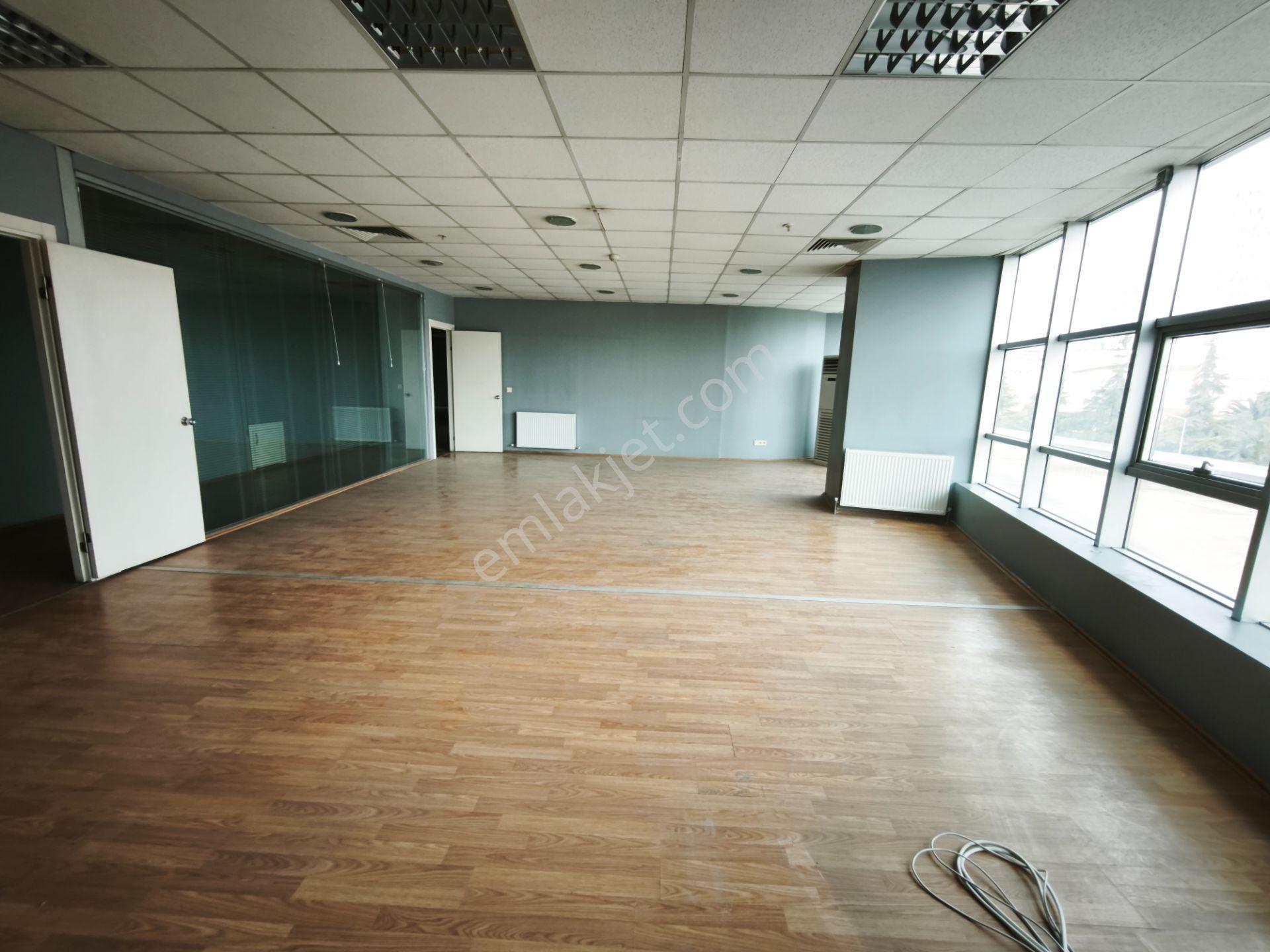 Basın Ekspres Üzerinde Prestijli Plaza'da 1000 M2 Kiralık Ofis - Görsel 2